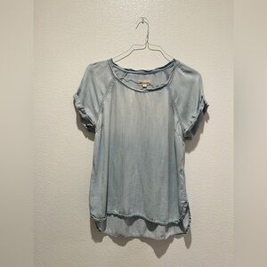 Cloth & Stone chambray denim short sleeve top